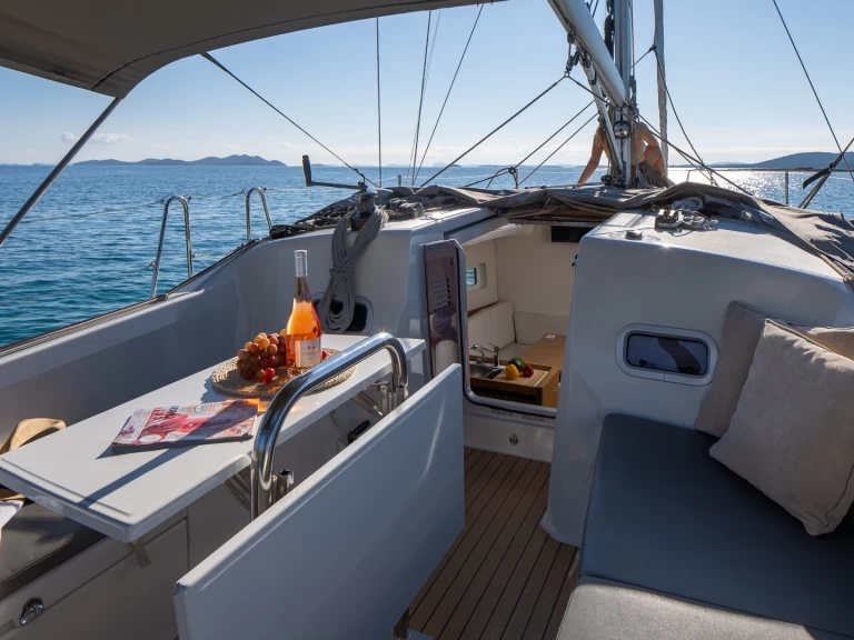 Wynajem Żaglowiec w Biograd na Moru - Jeanneau Sun Odyssey 380