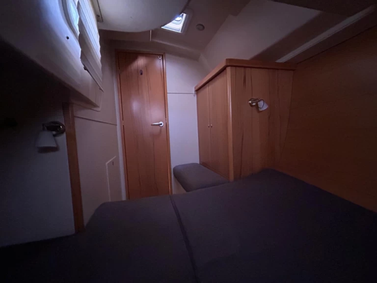 Wynajem Żaglowiec Hanse z patentem 