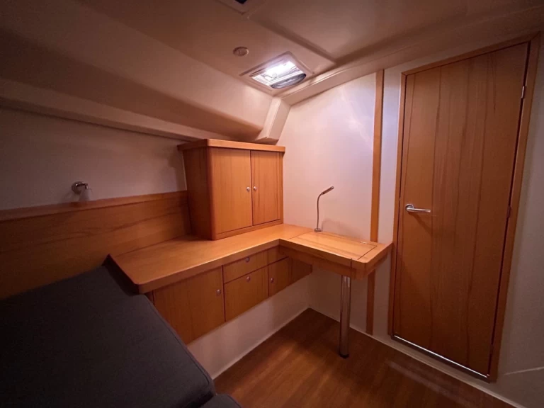 Żaglowiec do wynajmu w Donji Seget w najlepszej cenie