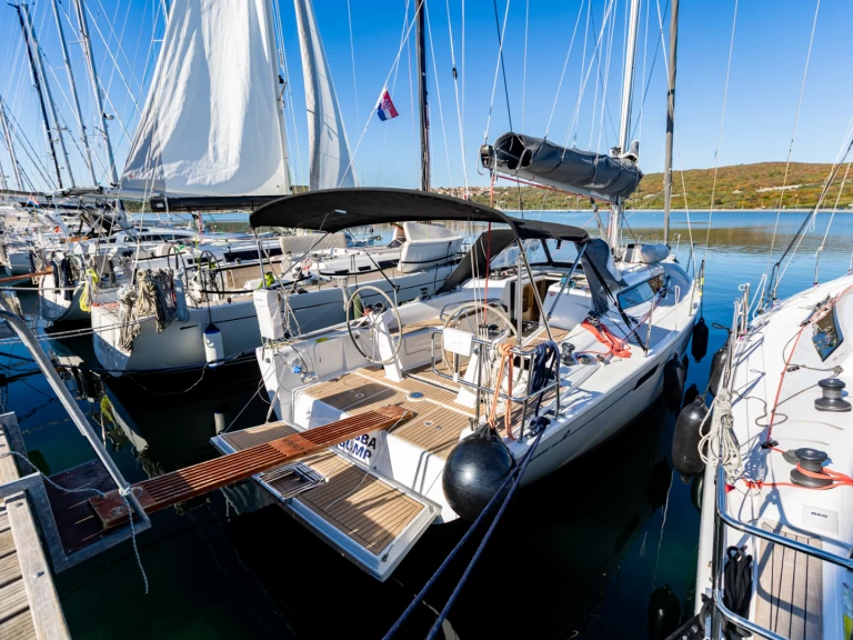 Wynajmij Dehler Dehler 38 SQ w Punat