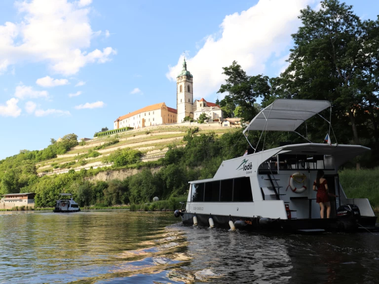 Wynajem łodzi Mělník tanio YB35