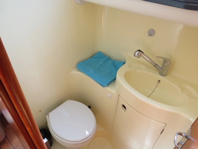 Wynajmij Nicols Yacht Confort Family 6-10 p. w Grez-Neuville