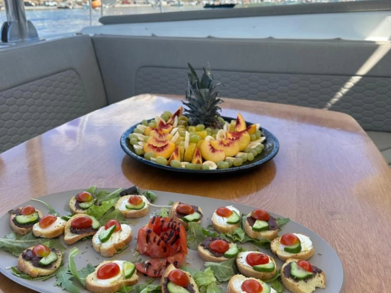 Katamaran do wynajmu w Ornós w najlepszej cenie