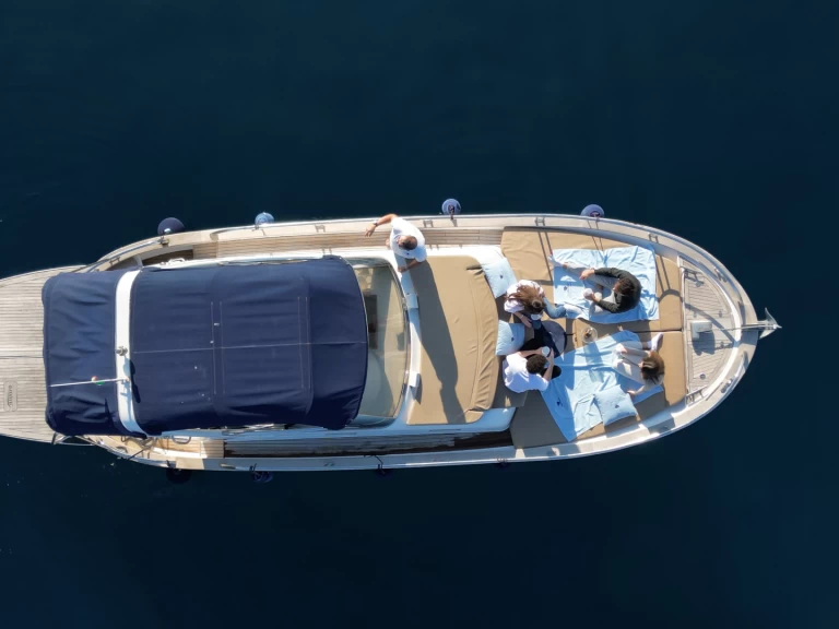 Wynajem Motorówka w Sorrento - Cantiere Mimi 9,5 cabin