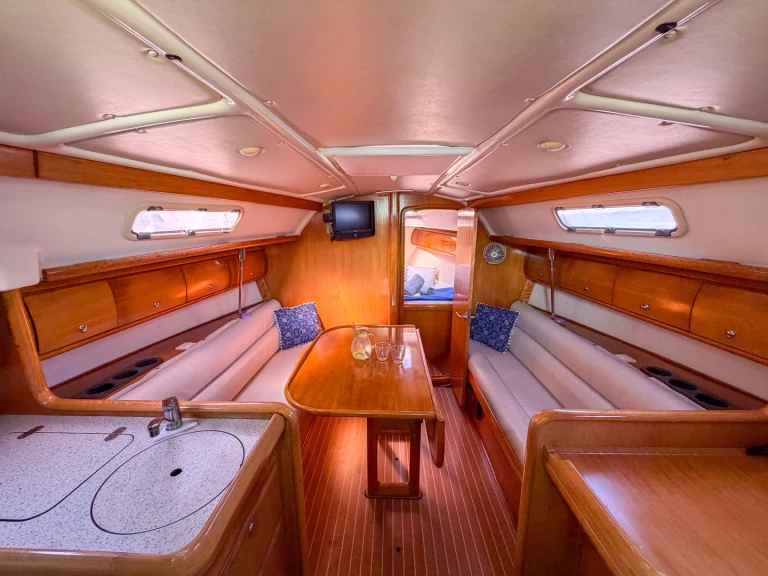 Wynajmij Żaglowiec z lub bez skippera Bavaria w Vlycho