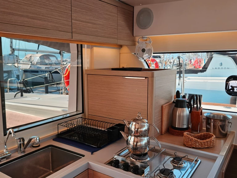 Wynajem łodzi Fethiye tanio Lagoon 40