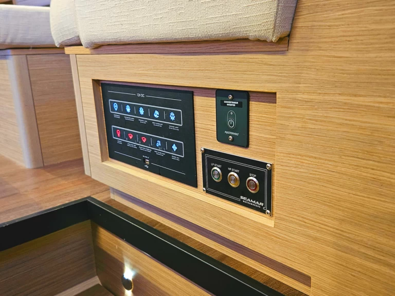 Wynajem Katamaran Lagoon z patentem 