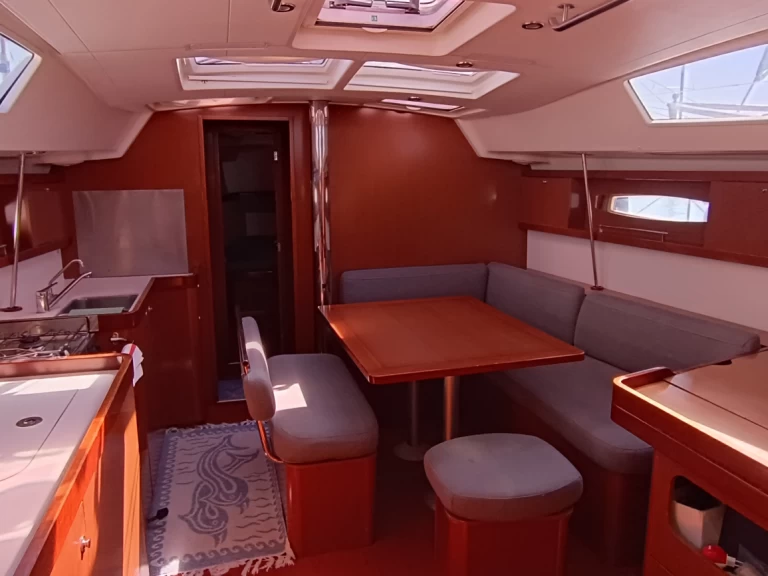 Wynajmij Żaglowiec z lub bez skippera Bénéteau w Bari