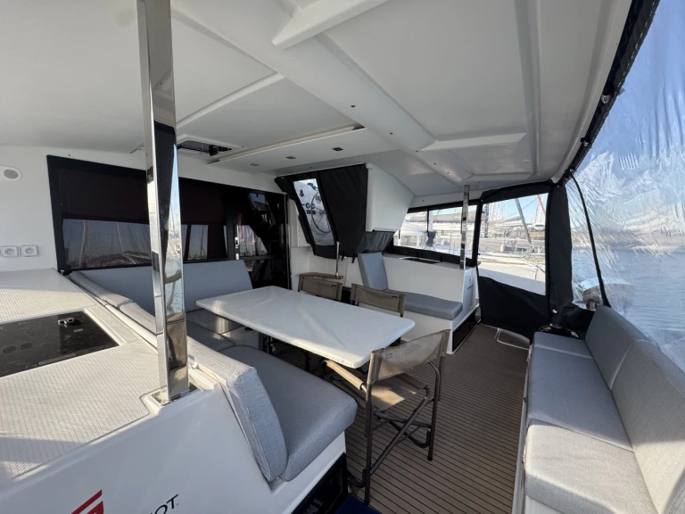 Wynajem w La Rochelle- Fountaine Pajot Isla 40 na SamBoat