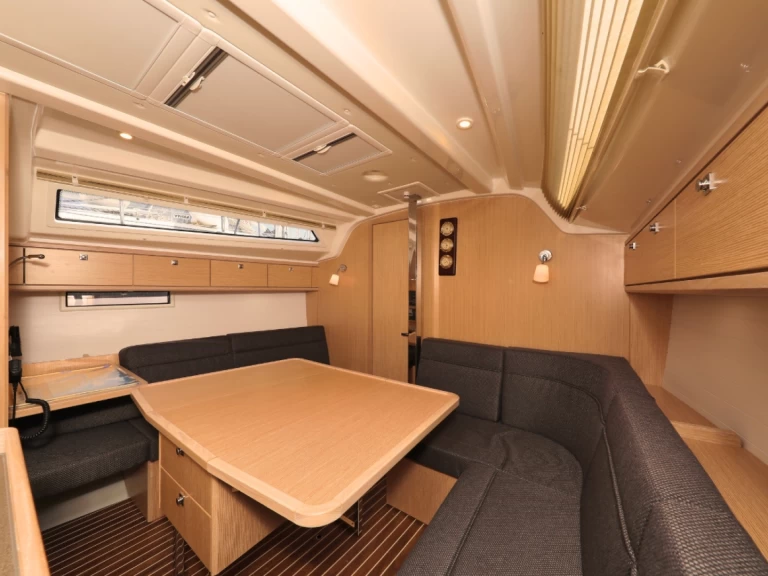 Wynajem łodzi Bavaria Cruiser 37 w Pirovac na SamBoat 