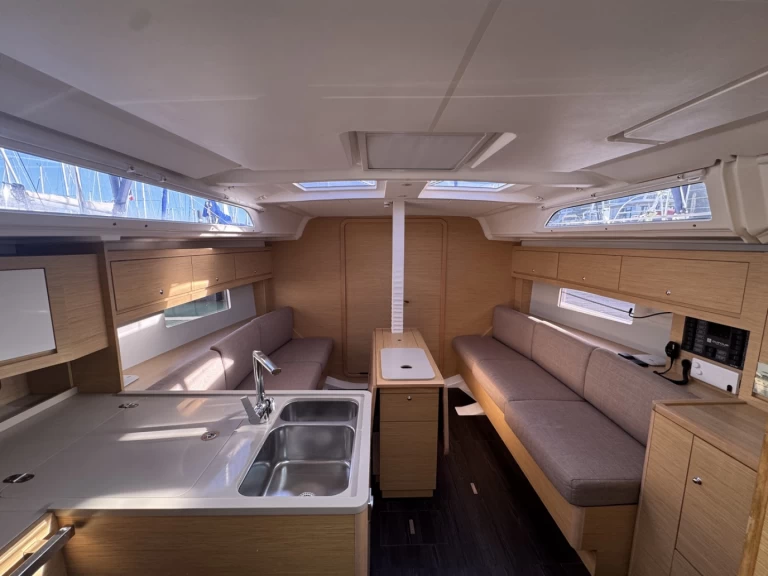 Wynajem Żaglowiec Dufour z patentem 