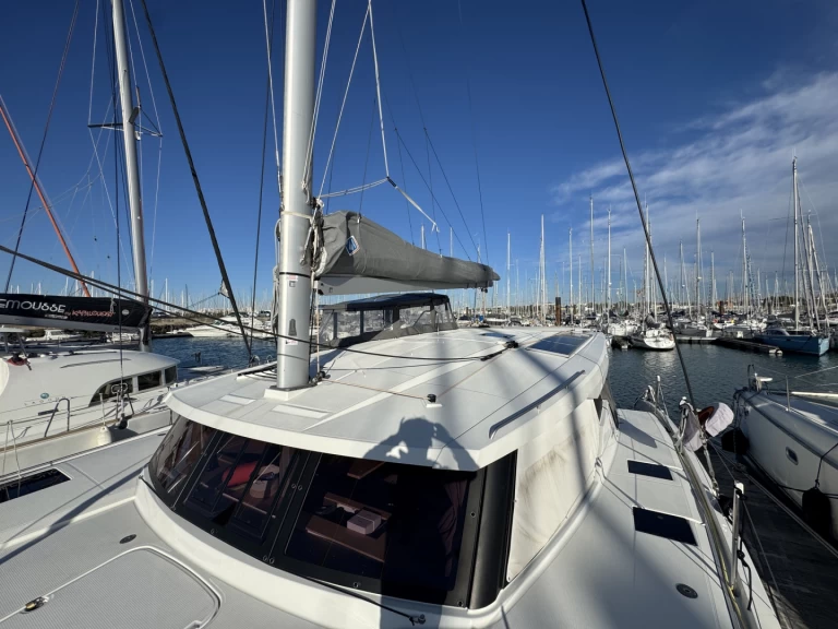 Wynajem Katamaran Fountaine Pajot z patentem 
