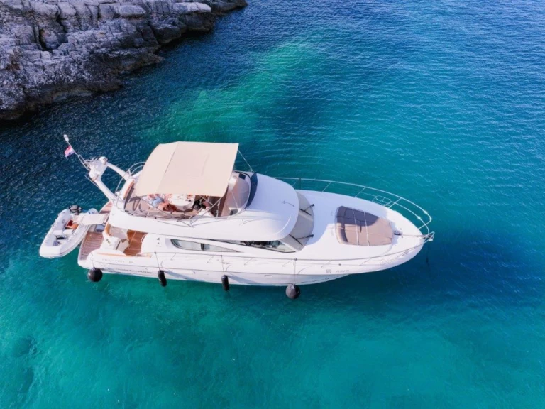 Wynajem łodzi Hvar tanio Prestige 46