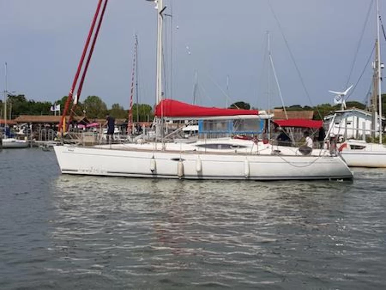 Wynajmij Alliaura-Marine FEELING 44 DI w Quiberon