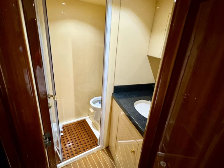 Wynajem Motorówka w Dubai Marina - Gulf Craft - Majesty Yachts 45