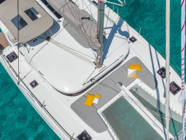 Wynajmij Lagoon Lagoon 38 - 3 + 2 cab. w Elliniko