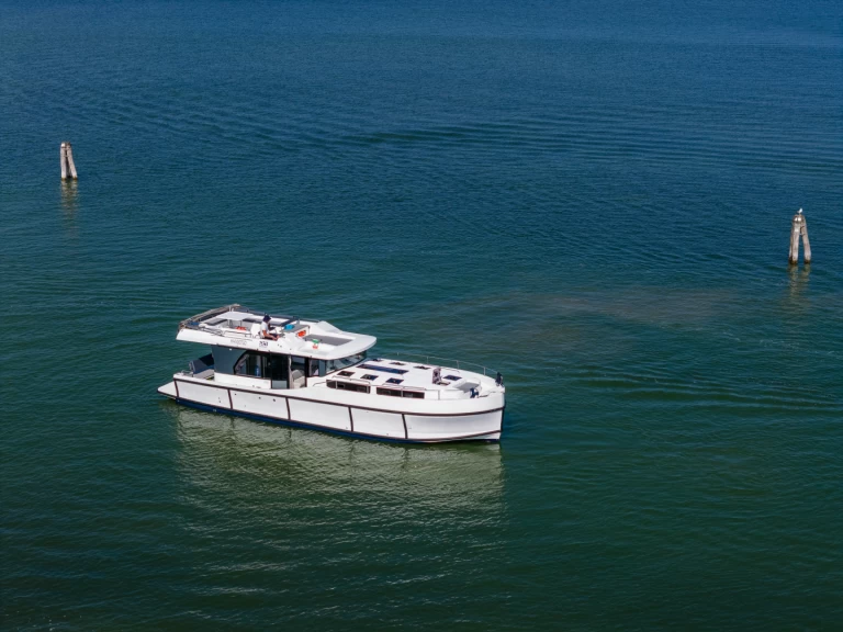 Delphia Poseidon 45 między profesjonalistami a osobami prywatnymi w Casale sul Sile