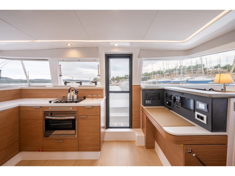 Wynajem Katamaran Bali z patentem 