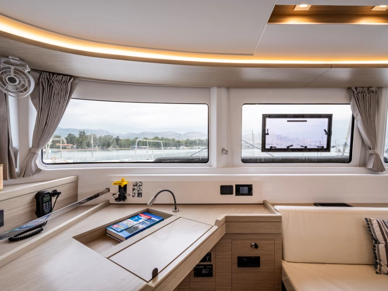 Wynajem łodzi Lagoon Lagoon 46 w Nea Peramos na SamBoat 