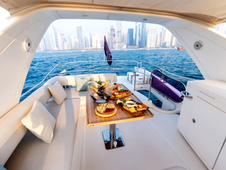 Wynajmij Azimut Azimut 53 Fly w Dubai Marina