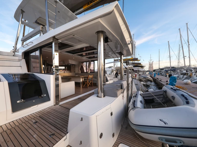 Wynajem Katamaran Bali z patentem 