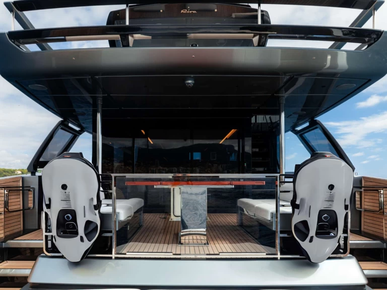 Wynajem Luksusowy jacht w Monako - Riva L'AS BLEU