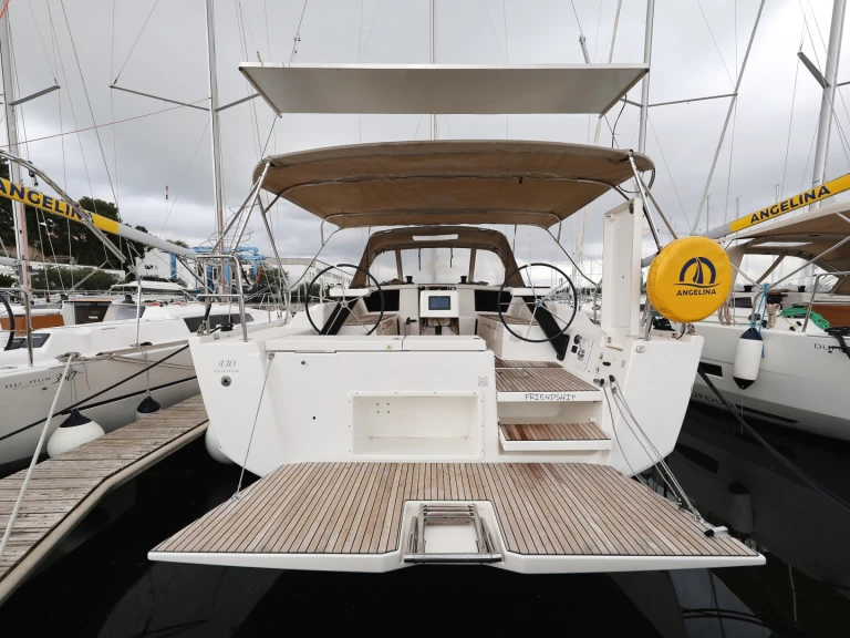 Wynajem Żaglowiec Dufour z patentem 