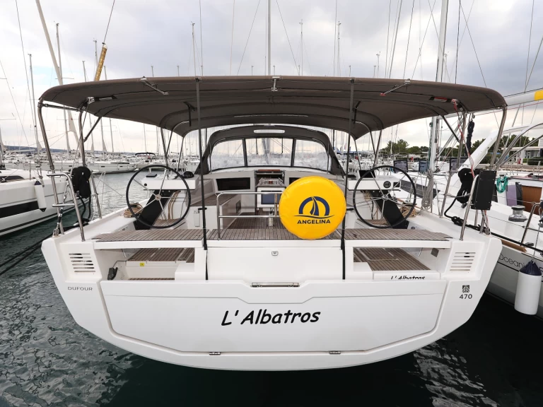 Wynajem łodzi Trogir tanio Dufour 470