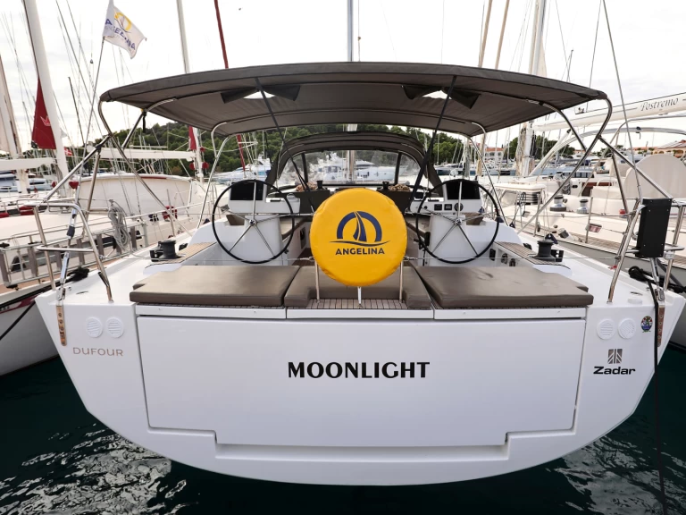 Wynajem Żaglowiec Dufour z patentem 