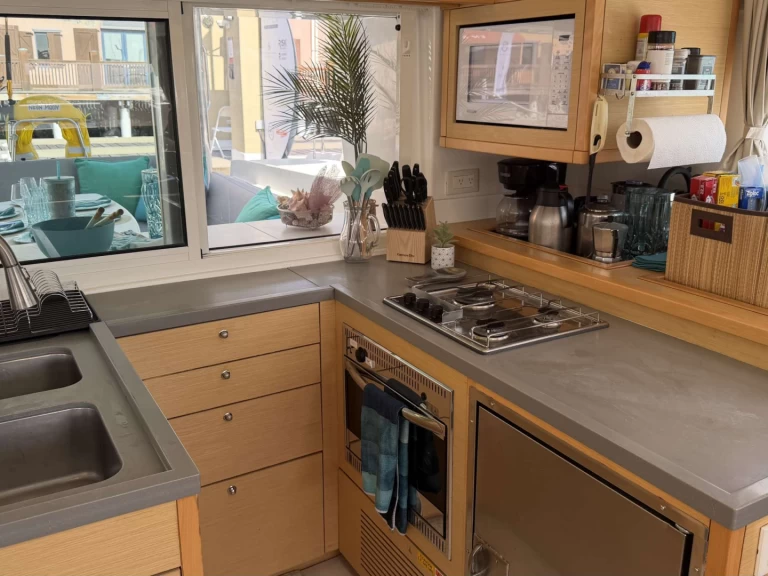 Lagoon NEON MOON między profesjonalistami a osobami prywatnymi w Brytyjskie Wyspy Dziewicze