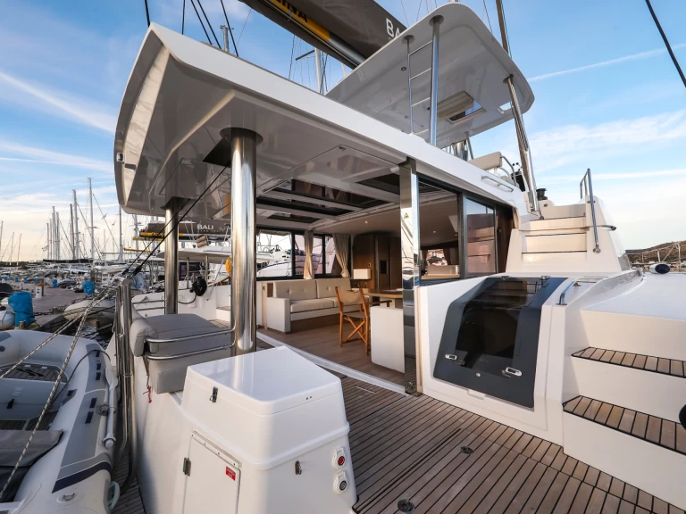 Bali Bali 4.8 między profesjonalistami a osobami prywatnymi w Trogir