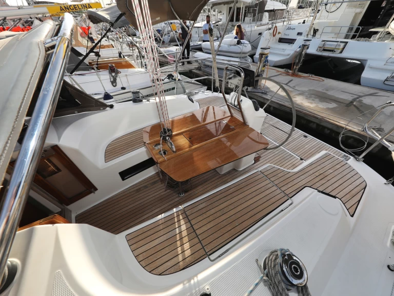 Wynajem łodzi Bavaria Cruiser 33 w Sibenik na SamBoat 