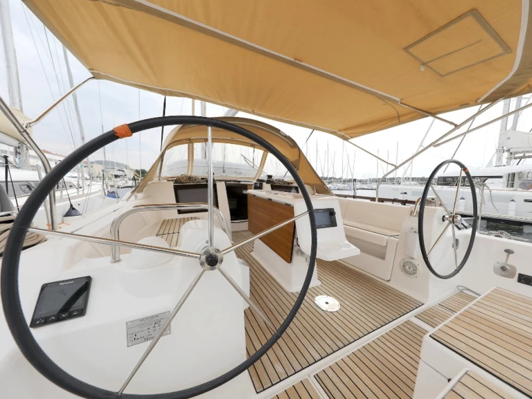 Żaglowiec do wynajmu w Primosten w najlepszej cenie