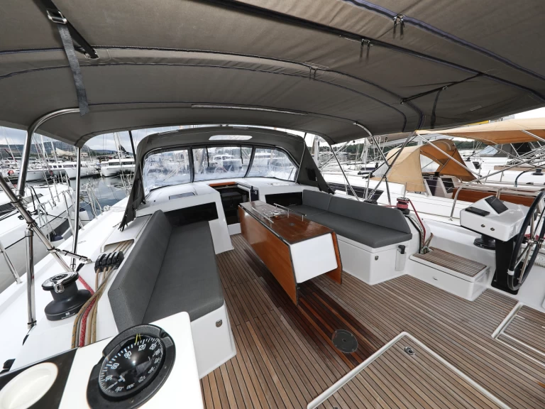 Wynajem Żaglowiec w Sibenik - Dufour Dufour 470