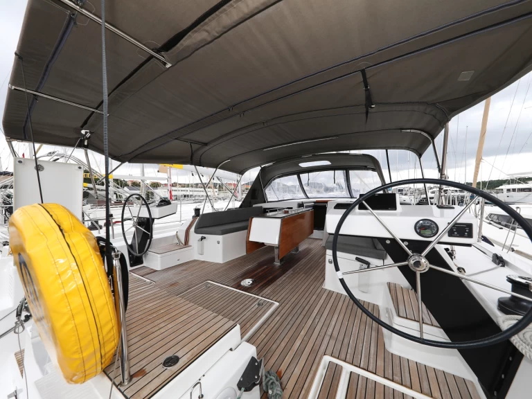 Wynajmij Żaglowiec z lub bez skippera Dufour w Sibenik