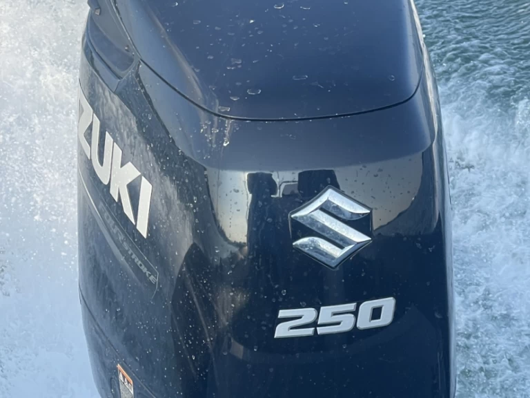 Wynajmij Łódż półsztywna z lub bez skippera Valiant w Baden