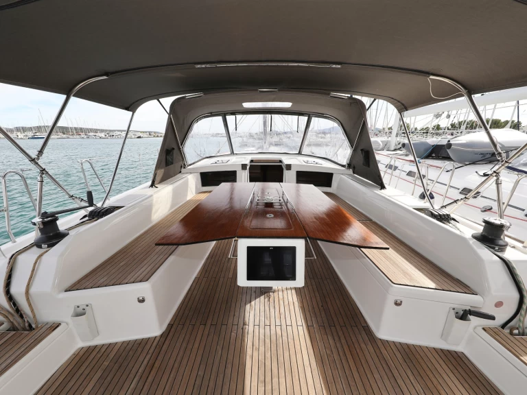 Wynajem Żaglowiec Dufour z patentem 