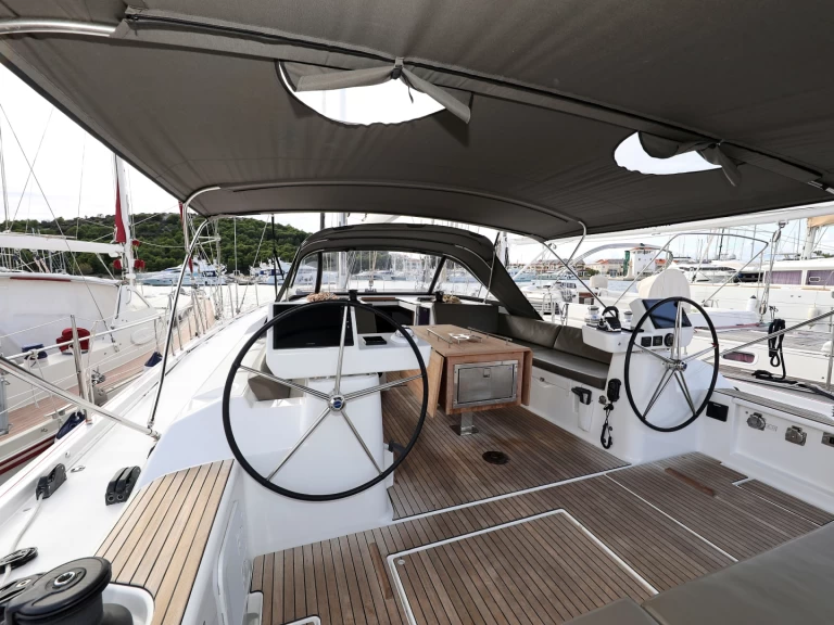 Wynajem Żaglowiec Dufour z patentem 