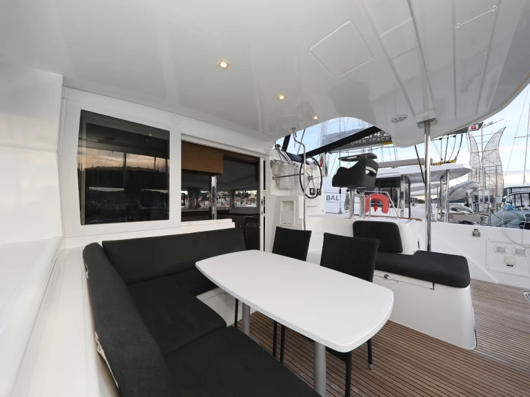 Wynajem łodzi Biograd na Moru tanio Lagoon 40