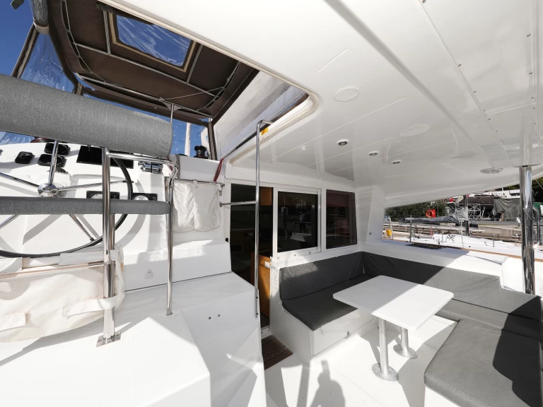 Wynajmij Lagoon Lagoon 400 S2 w Sibenik