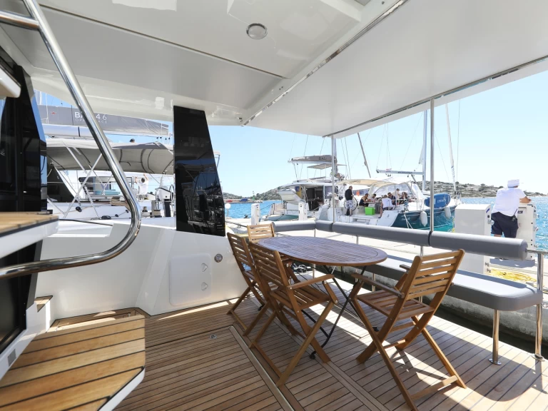 Luksusowy jacht do wynajmu w Sibenik w najlepszej cenie