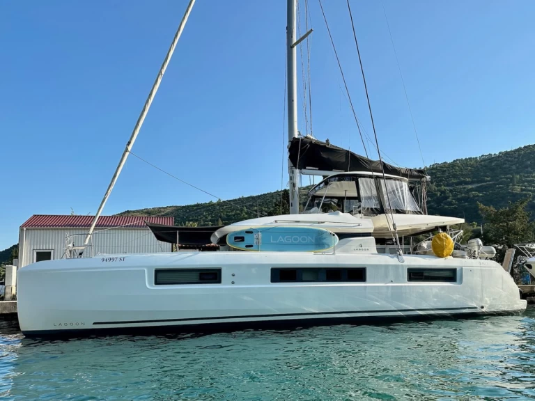 Wynajmij Lagoon Lagoon 50 w Kaštela