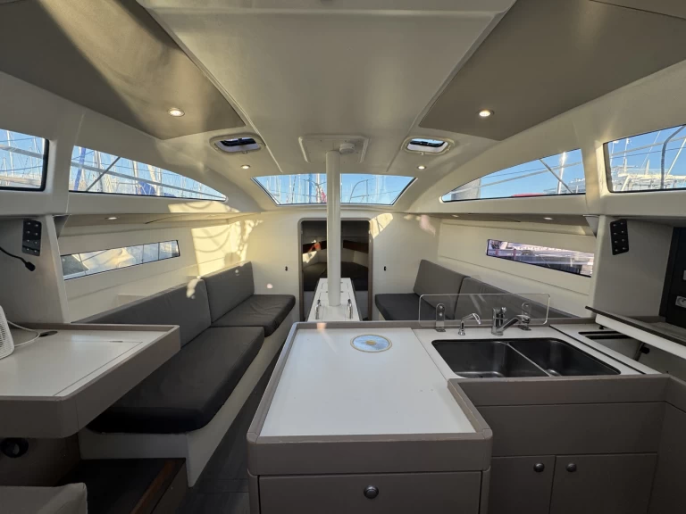 Żaglowiec do wynajmu w La Rochelle w najlepszej cenie