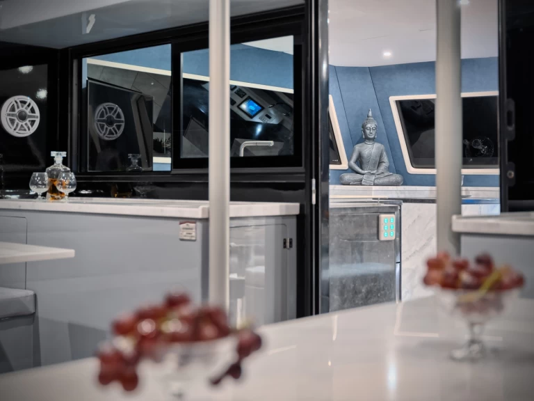 Wynajem Katamaran Luna z patentem 