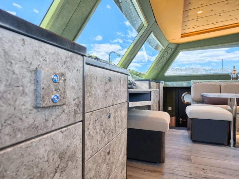 Wynajmij Katamaran z lub bez skippera Luna w Split