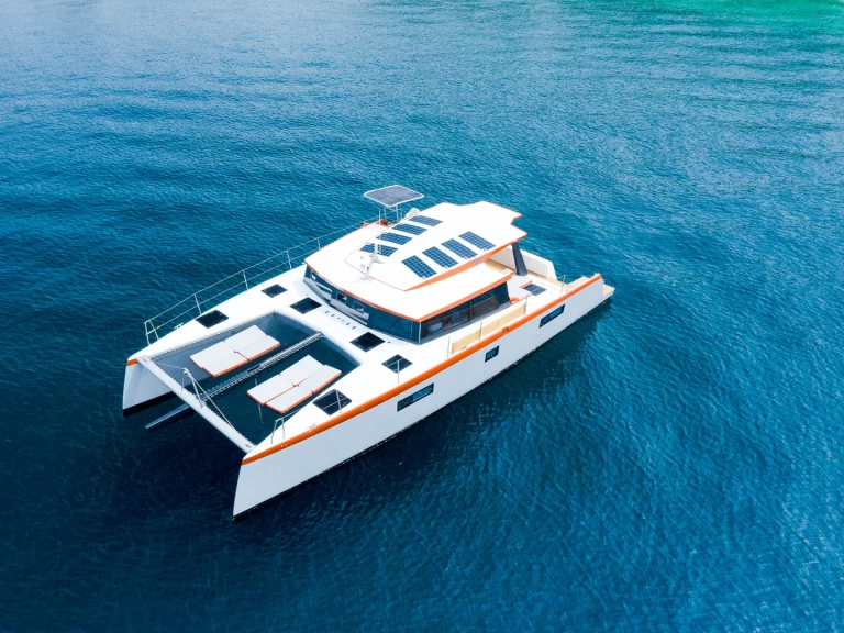 Wynajmij Motorówka z lub bez skippera Luna w Split