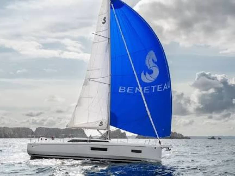 Wynajmij Bénéteau Oceanis 37.1 w Arzon