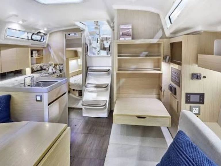 Wynajmij Żaglowiec z lub bez skippera Bénéteau w Arzon