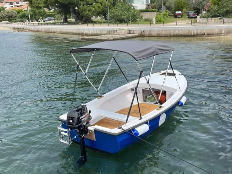 Wynajem łodzi Rab tanio 450