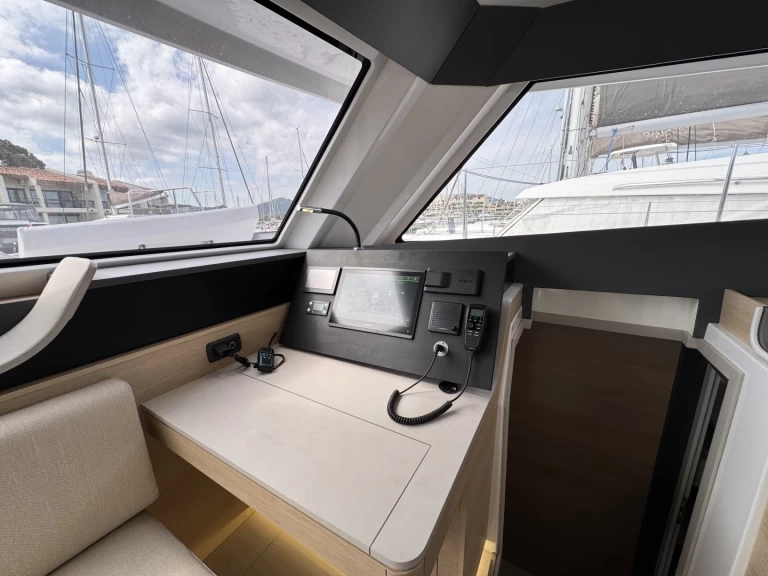 Katamaran do wynajmu w Port Grimaud w najlepszej cenie